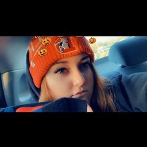 Meet your Posher, Madeline